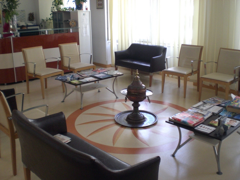 Diş kliniği bekleme salonu